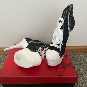 Brand New Pleaser Delight Size 8 Heels